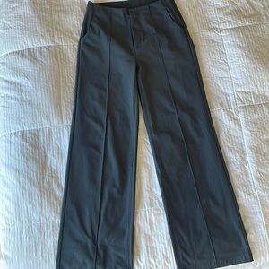 Vuori Wide Leg Slacks sz S